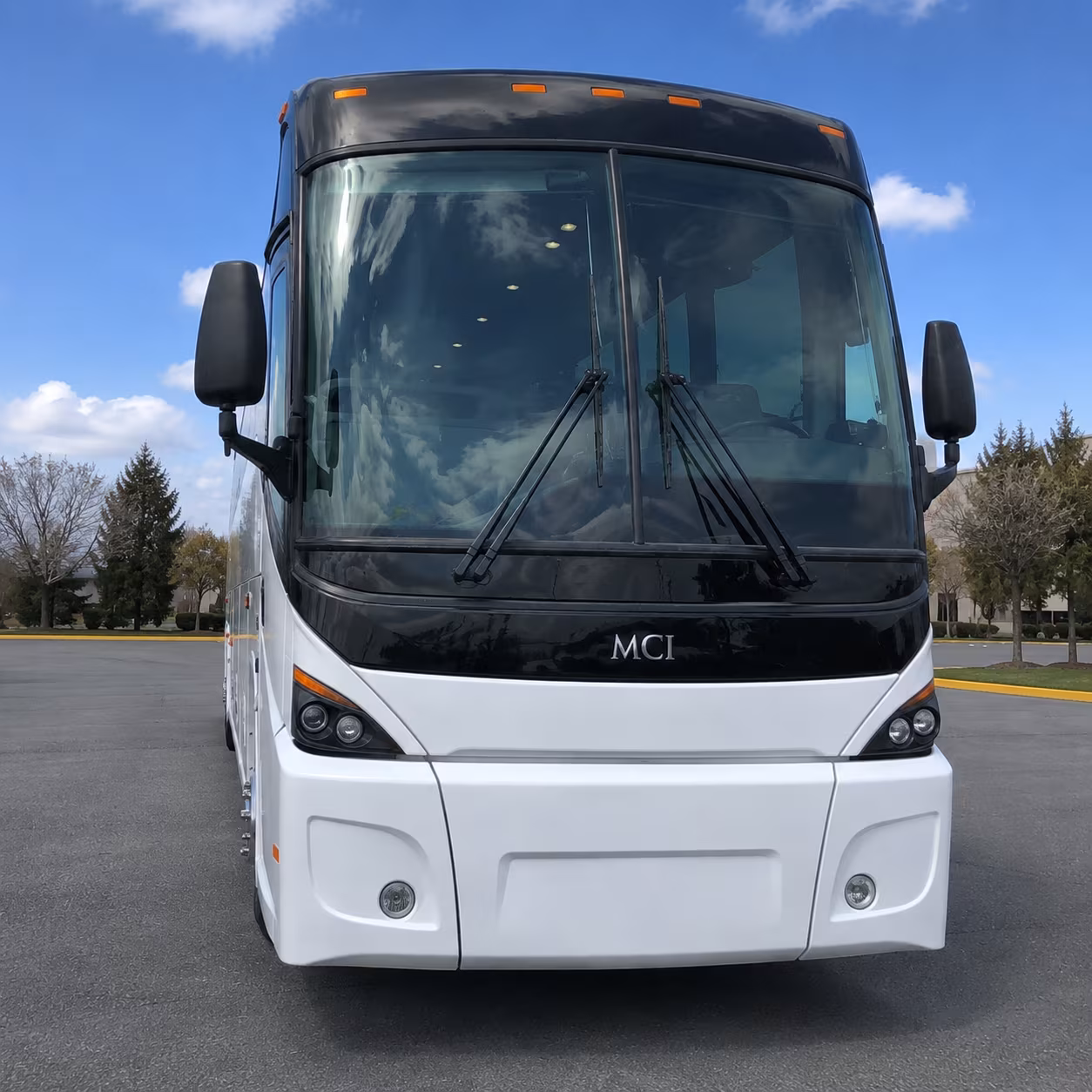 daily commuter shuttles along i 25 from thornton to denver