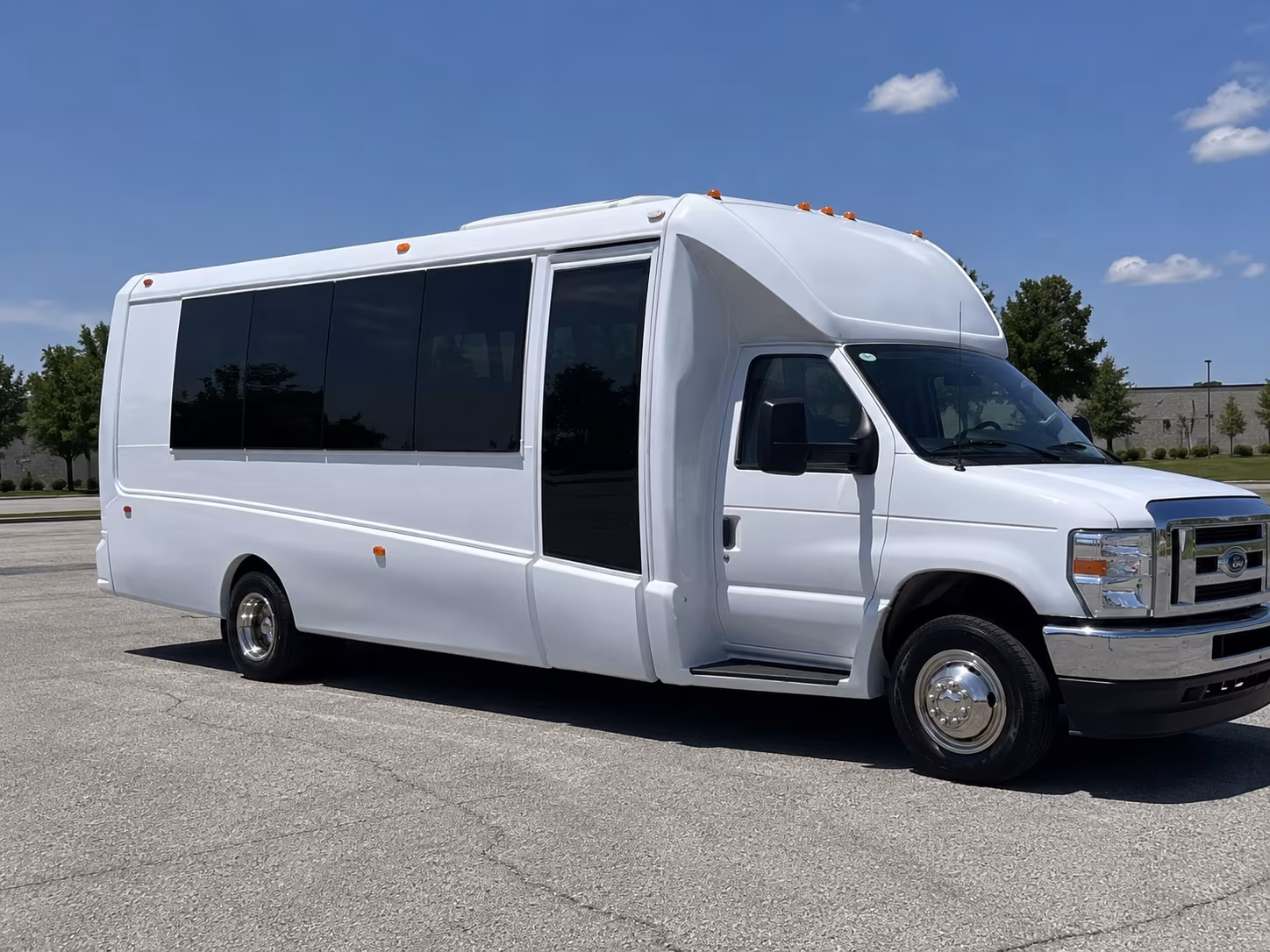 party buses to fiddler s green amphitheatre for the full night out